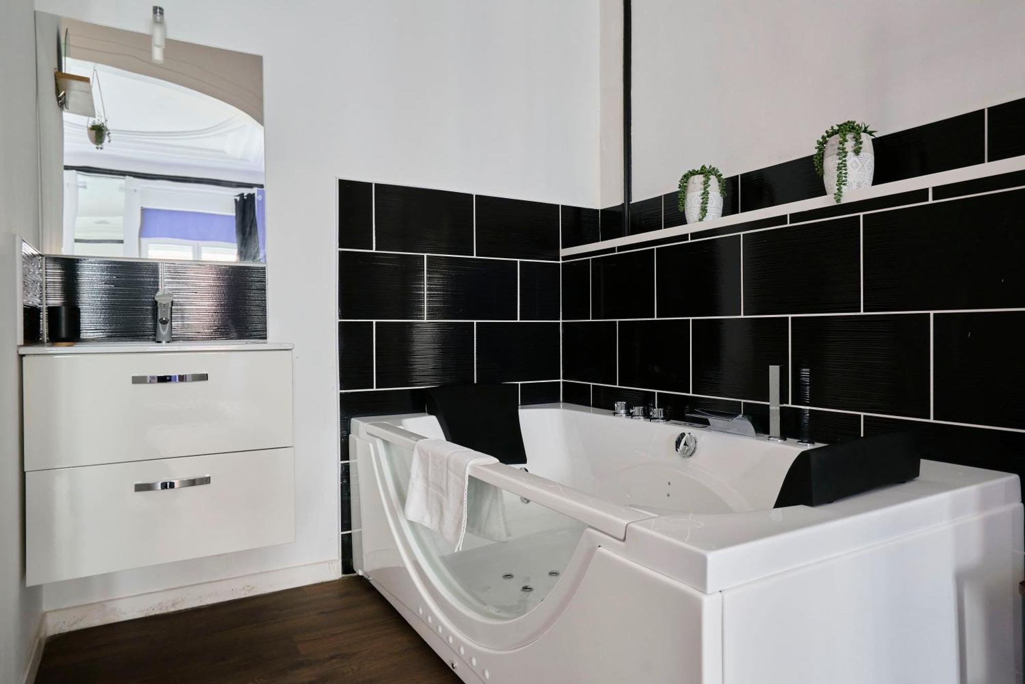 Apartament Ng Prestige - Lille L Roubaix Trichon - Balneo - Netflix - Wifi Zewnętrze zdjęcie
