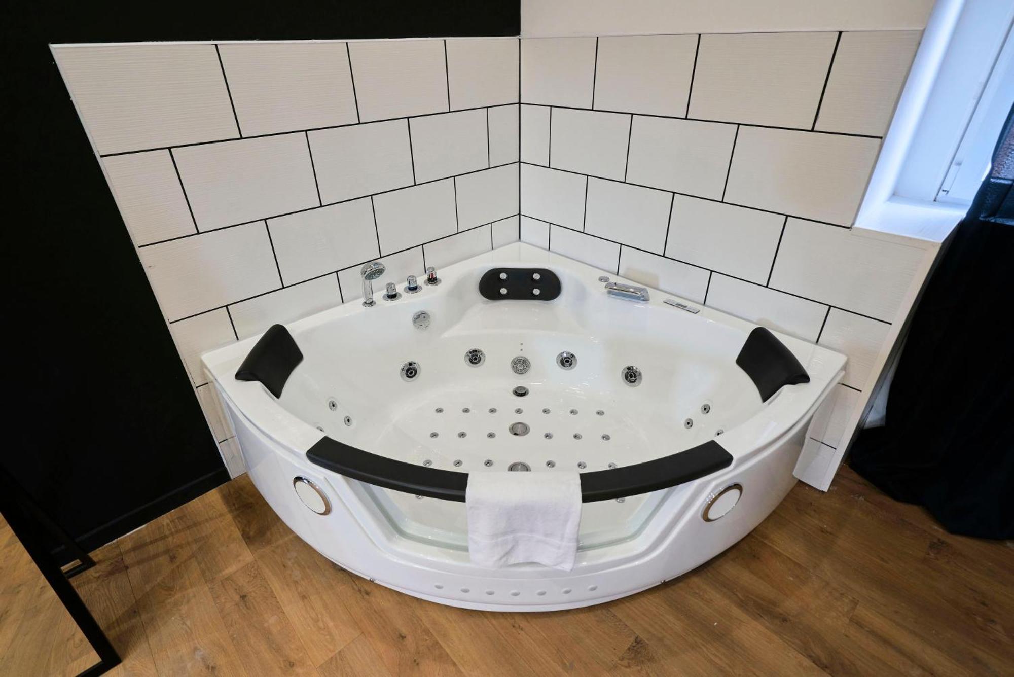 Apartament Ng Prestige - Lille L Roubaix Trichon - Balneo - Netflix - Wifi Zewnętrze zdjęcie